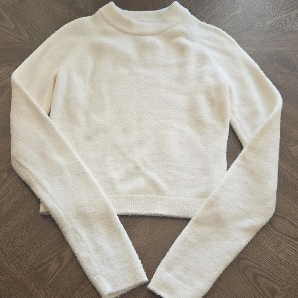Alo Yoga 2pc Snuggle Up Sweater and Pant Set in Ivory sz MEDIUM